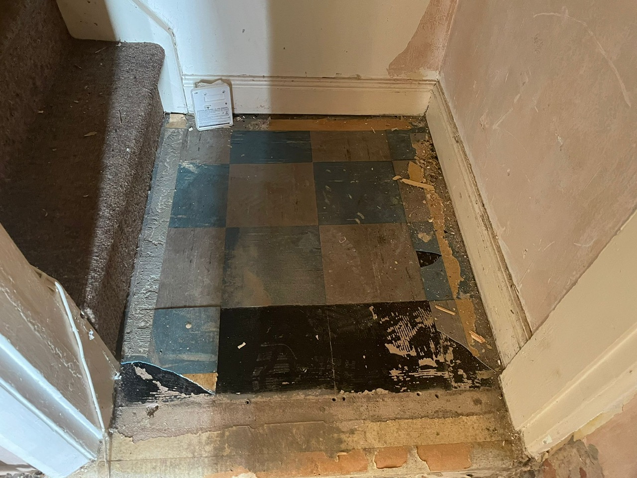 what do asbestos tiles look like