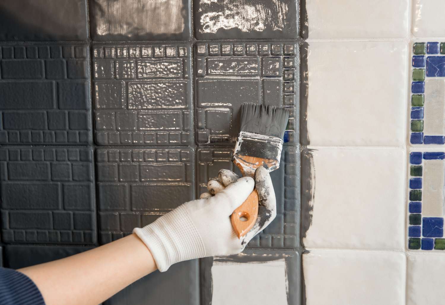 how to paint ceiling tiles