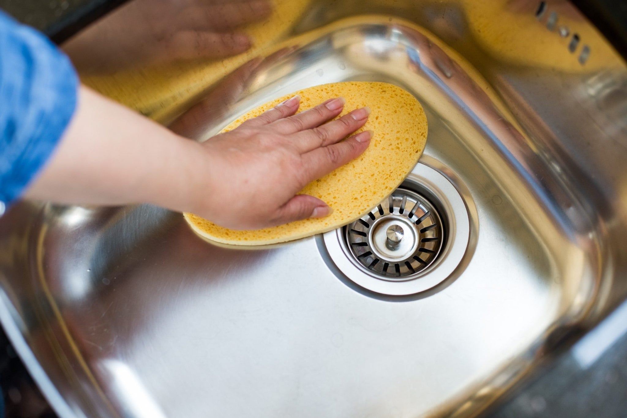 cleaning sink
