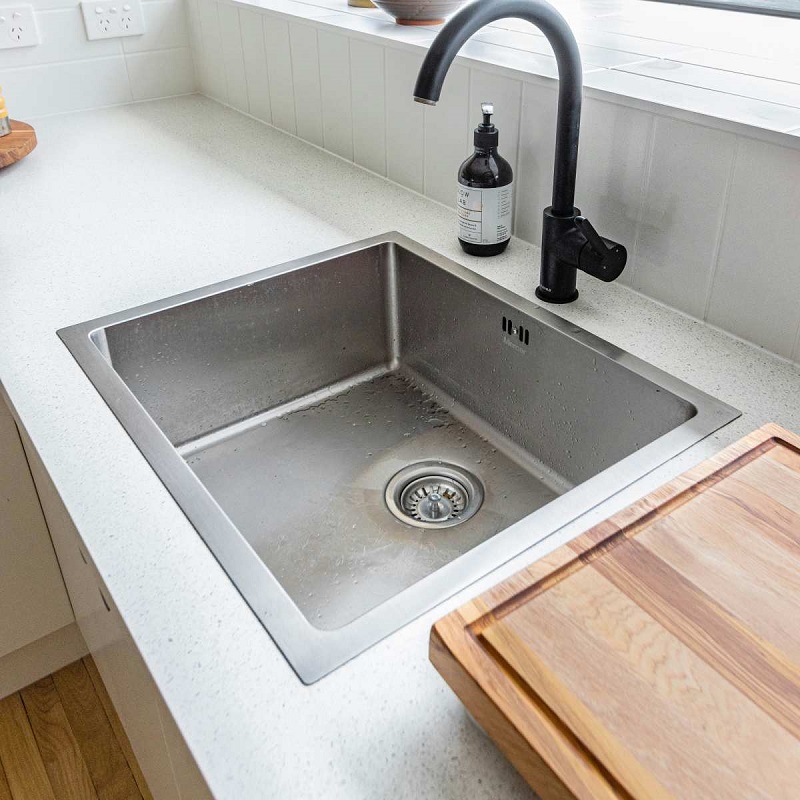 clean kitchen sinks