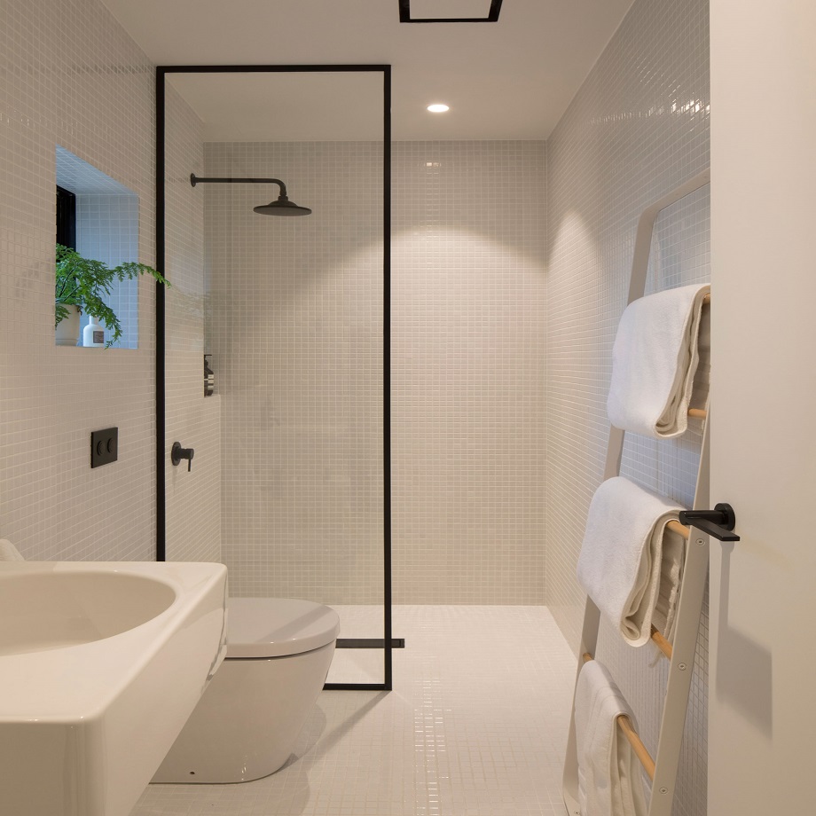 small bathroom layouts