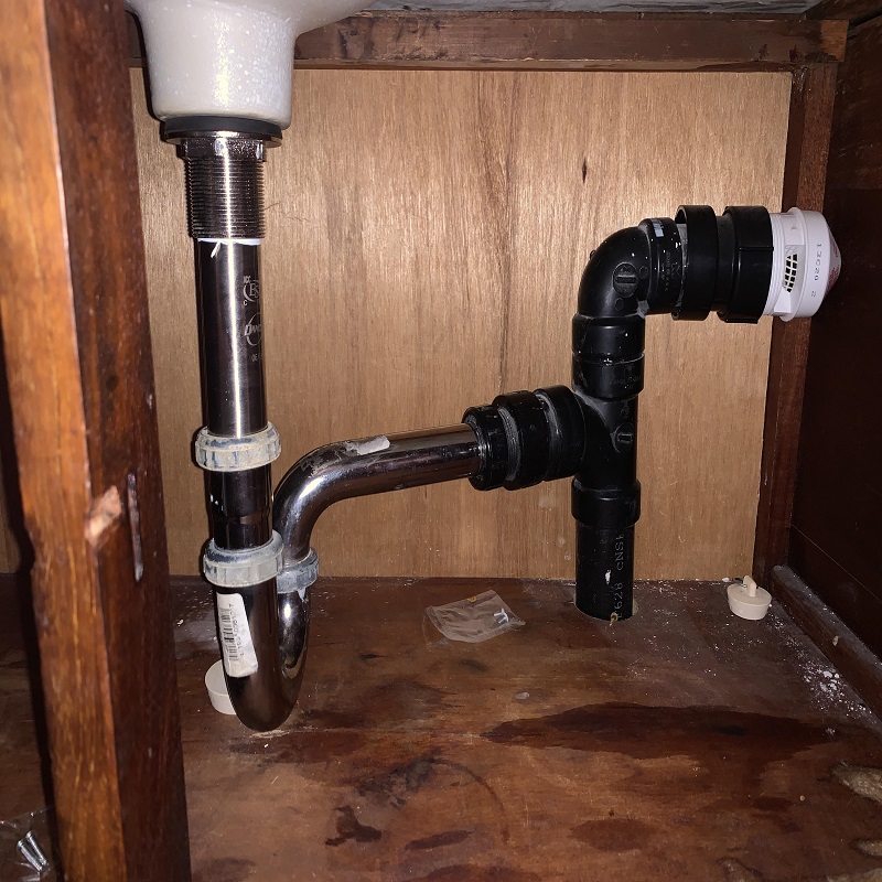 do kitchen sinks need a vent