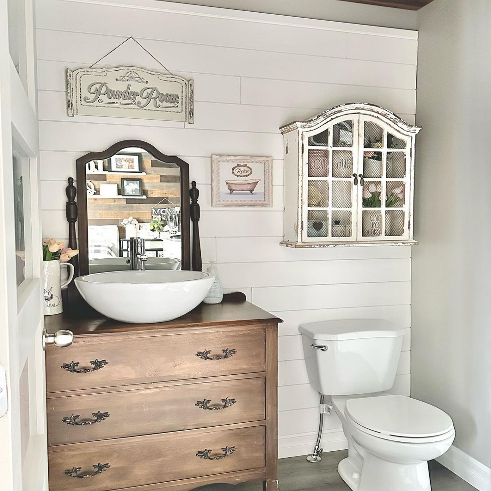 farmhouse shiplap bathroom