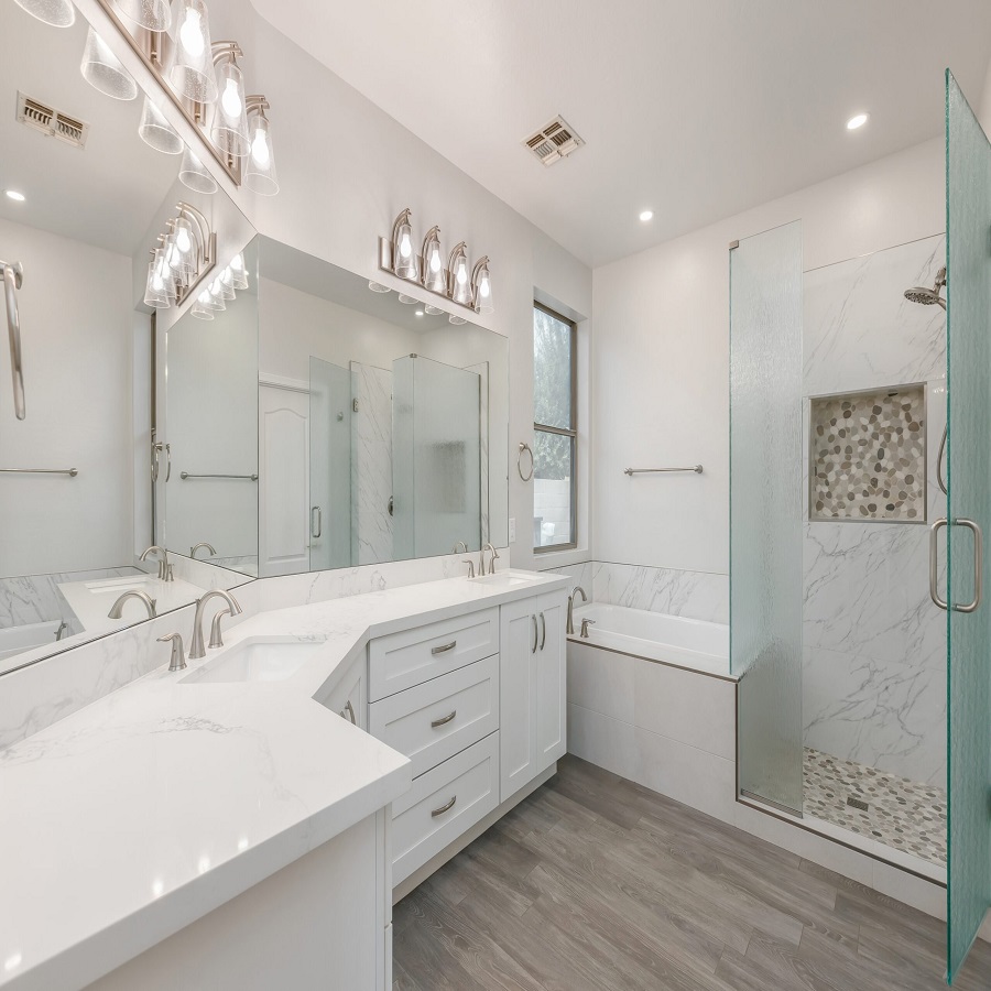 luxury master bathroom