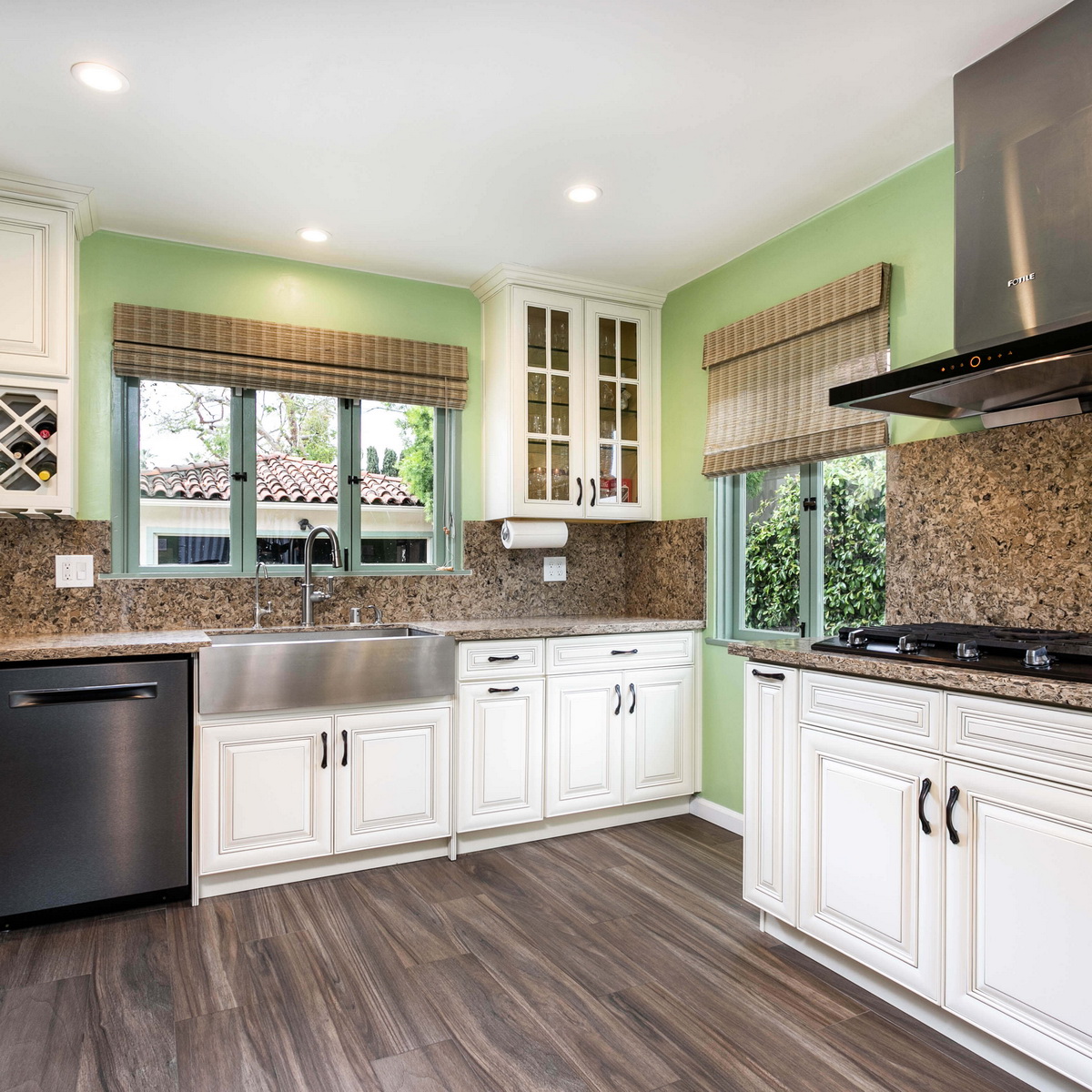 white cabinet kitchen