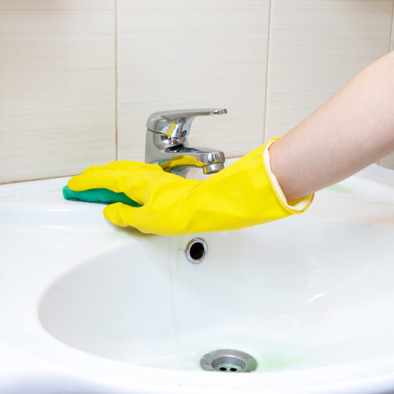 clean bathroom sink