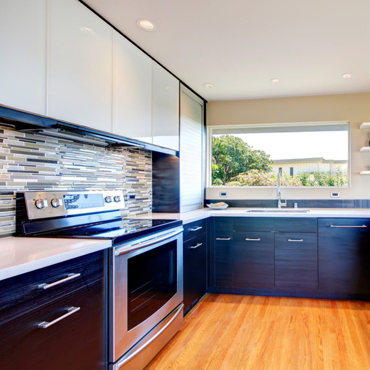 kitchen cabinet